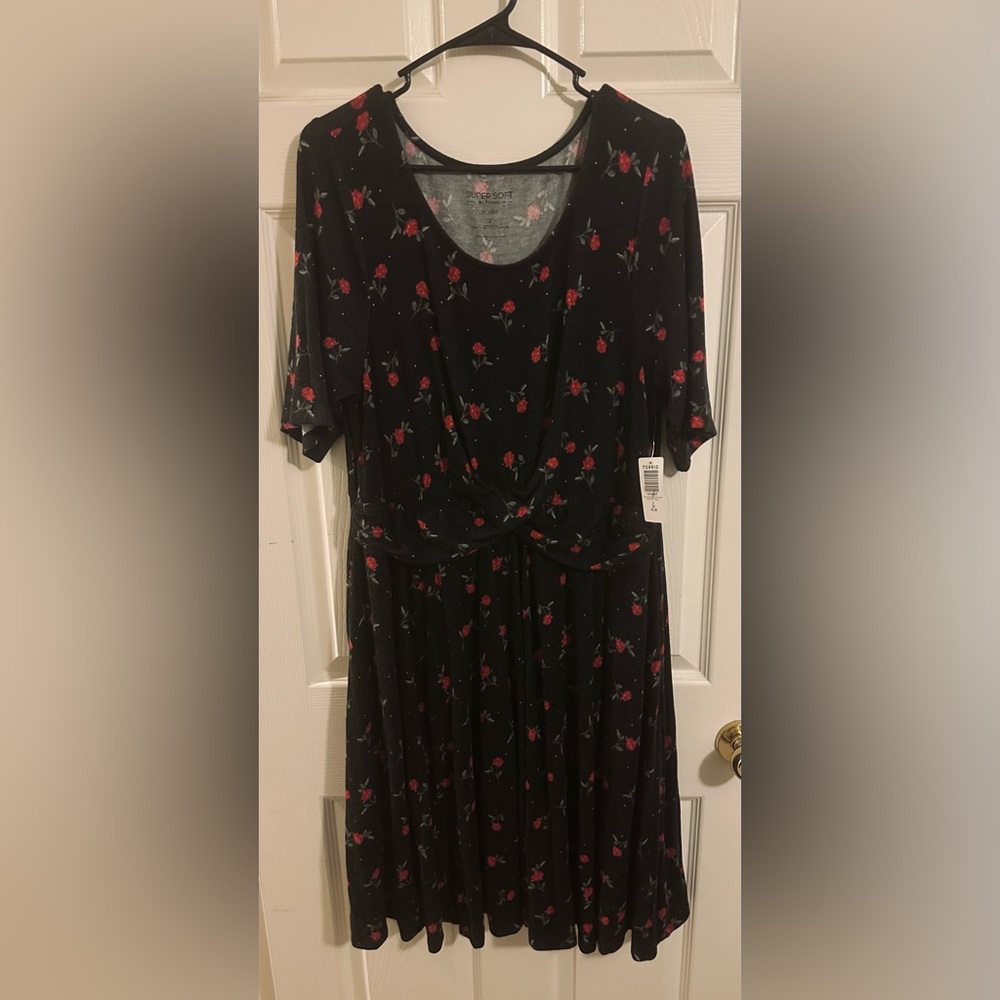 Torrid - Black Dress with Red Floral Pattern 2X